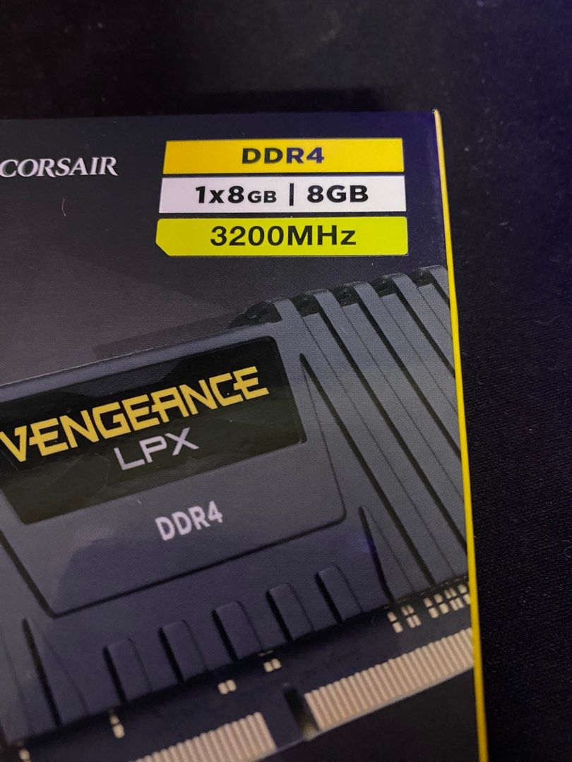CORSAIR VENGEANCE LPX DDR4 1 x 8GB - 8GB 3200MHZ. NEW IN BOX.