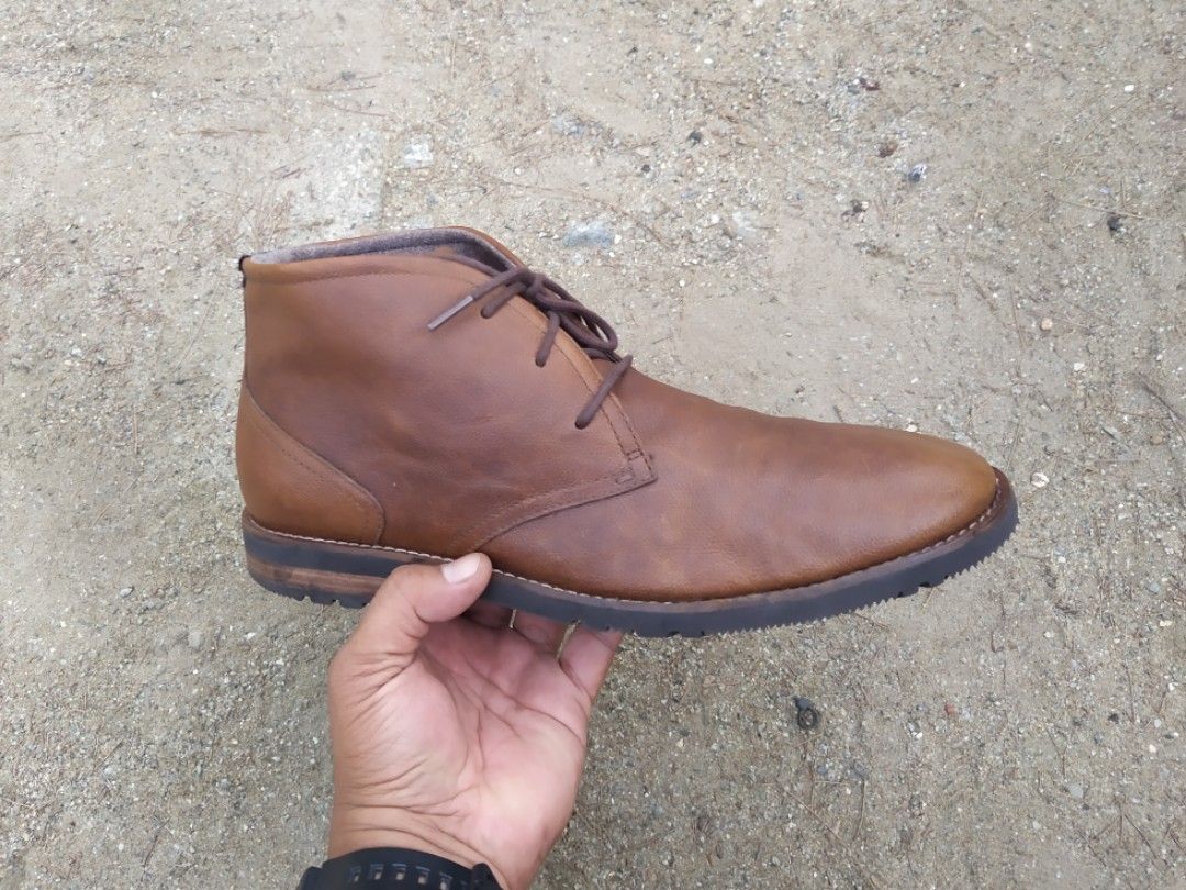 Rockport Chukka boot Men s Fashion Footwear Boots on Carousell