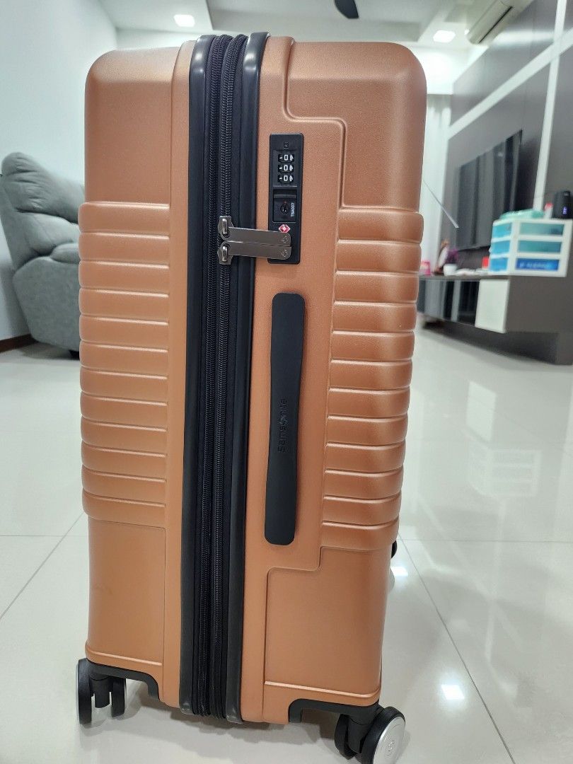 Samsonite GRITT 24" Expandable Luggage, Hobbies & Toys, Travel, Luggage