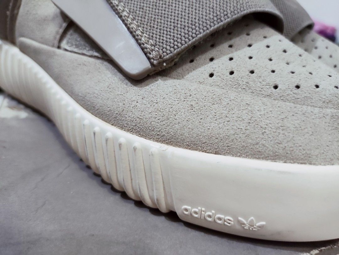SEPATU ADIDAS YEEZY 750 BOOTS ORIGINAL Fesyen Pria Sepatu