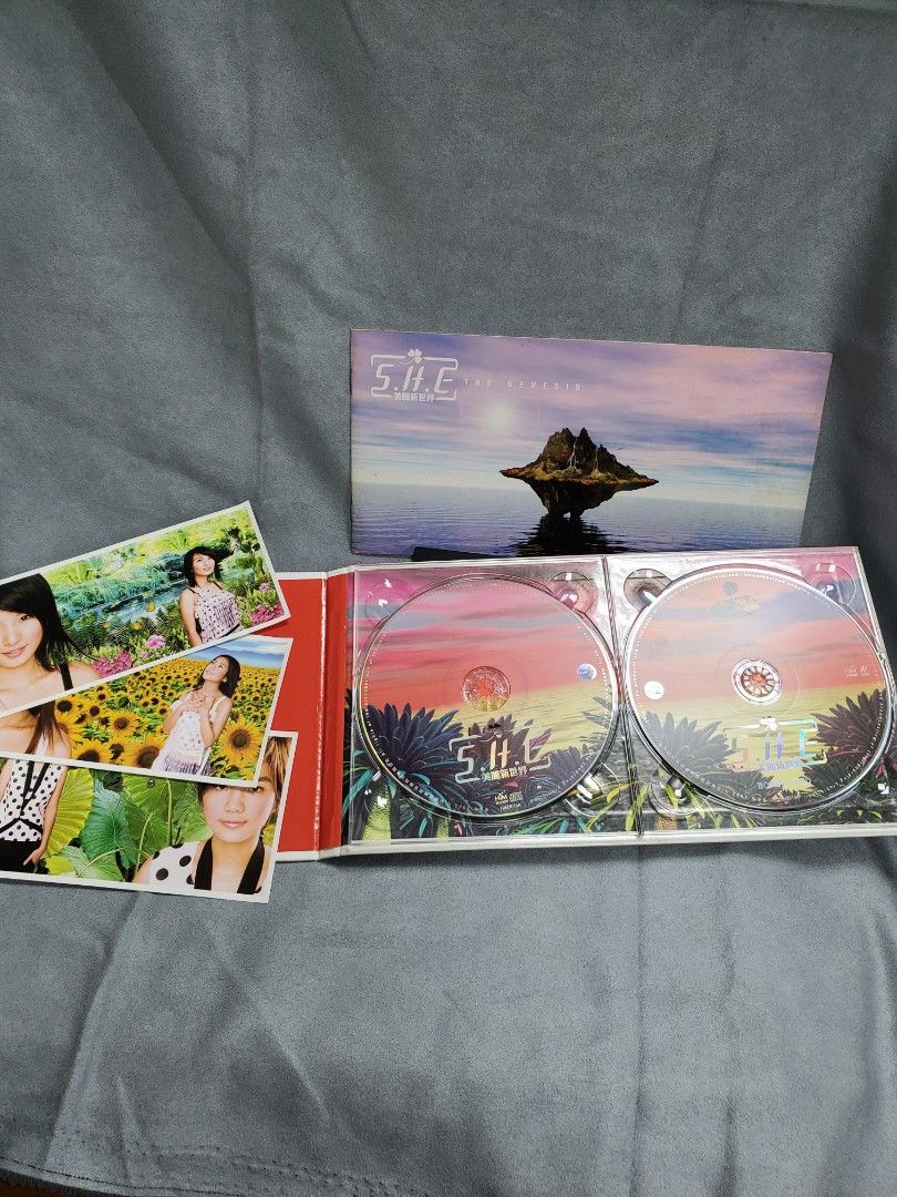 日本産】 S.H.E SHE 新品未開封 台湾盤CD+VCD 美麗新世界 アジアン