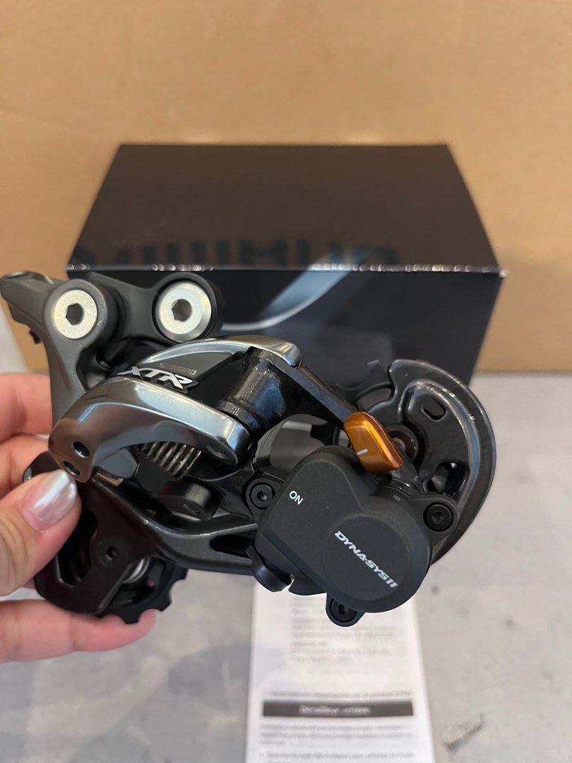 M9000 rear derailleur outlet