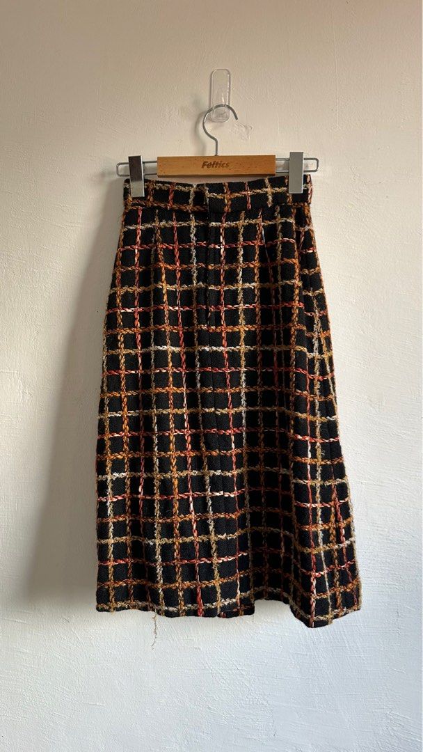 Tweed skirt size 22 on sale