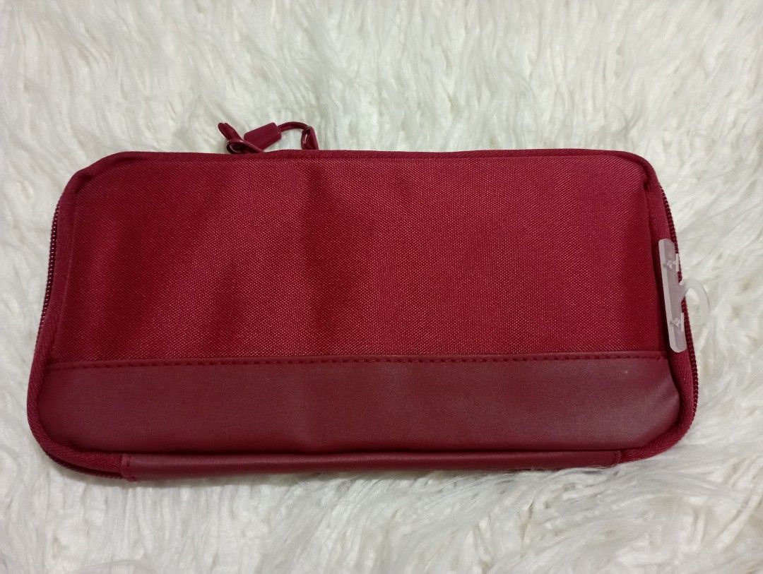 Smart Fit Actact Travel Holder Lihit Lab, Women's Fashion, Bags