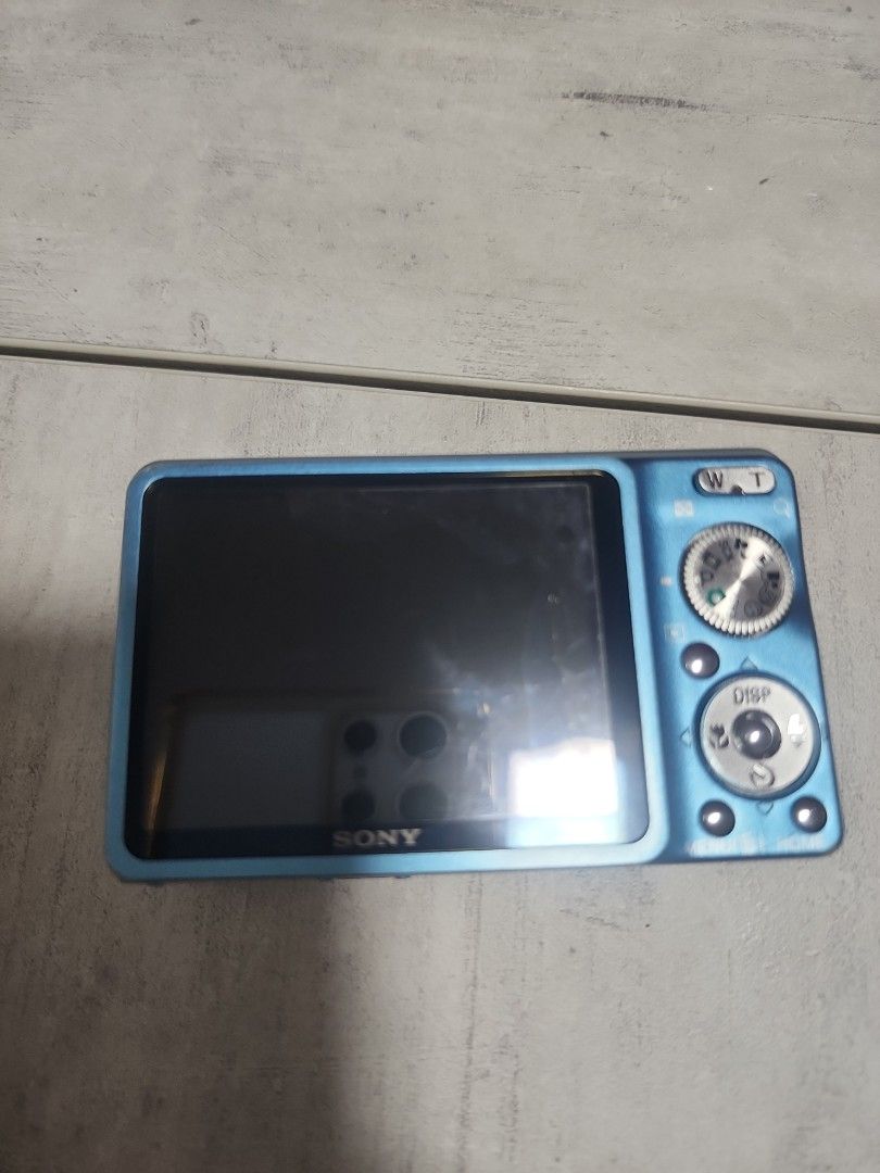 Sony Cybershot 12.1 Megapixel camera,, Photography, Cameras on Carousell