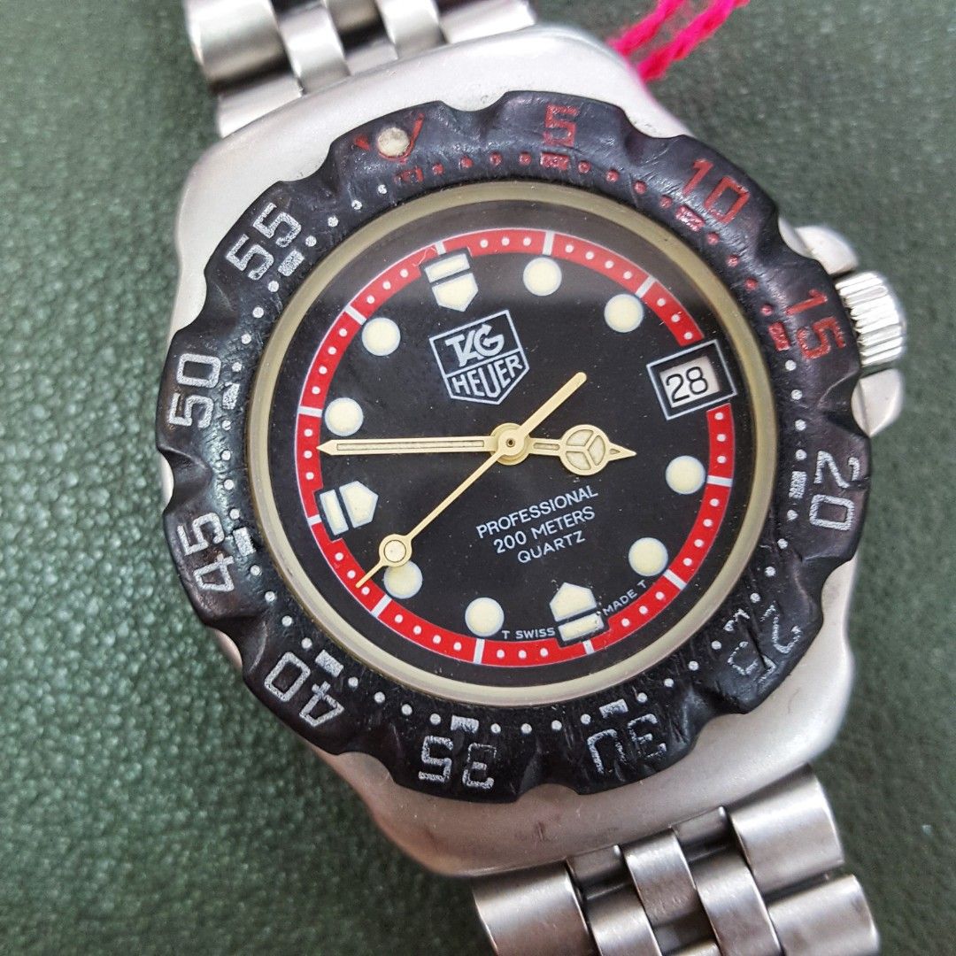 Red tag watch store