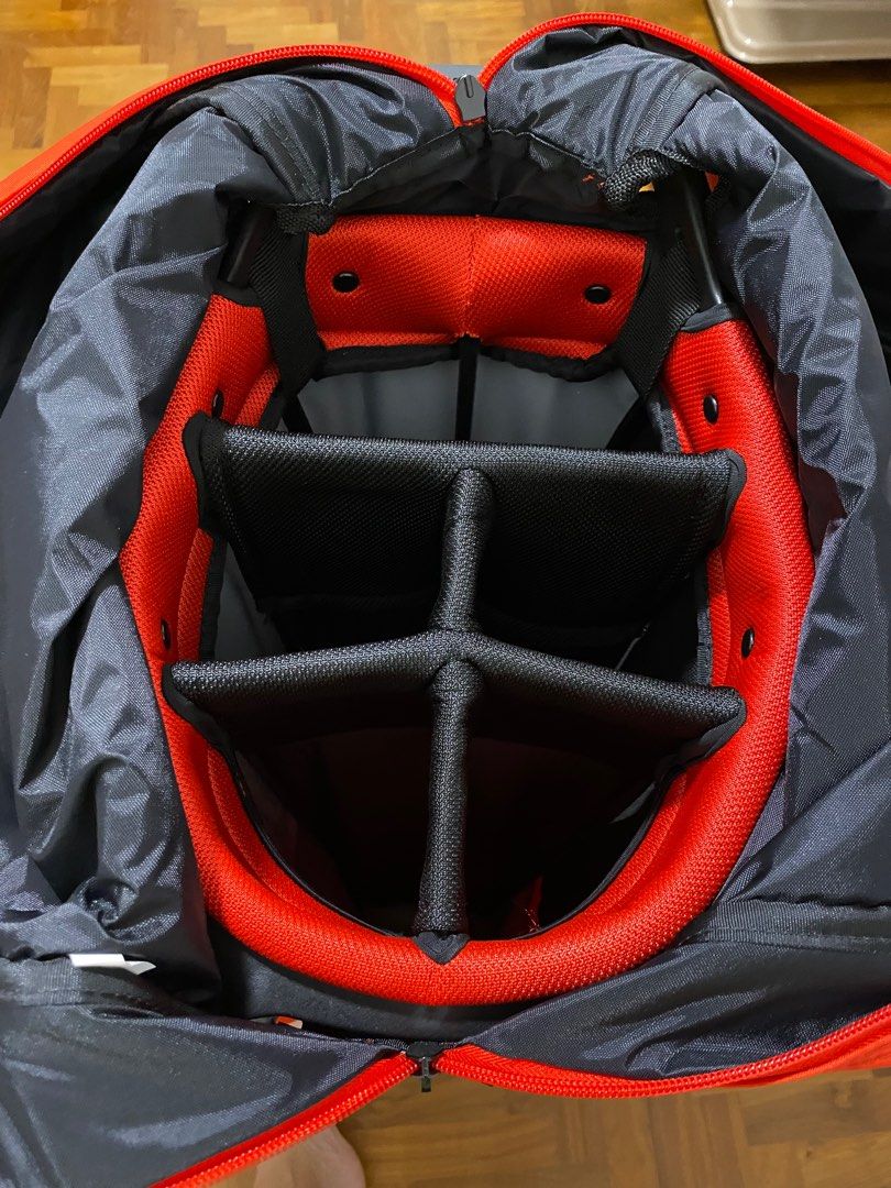 Taylormade cart/ stand bag, Sports Equipment, Sports & Games, Golf on