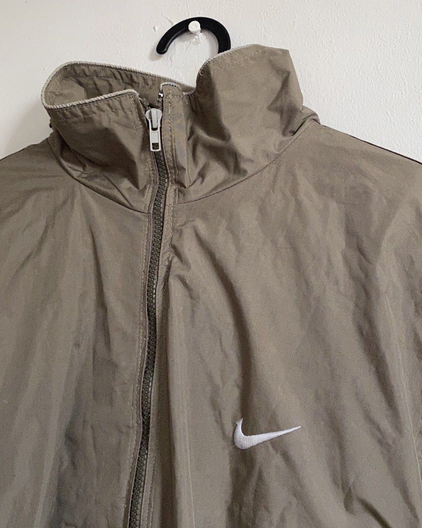 brown nike windbreaker