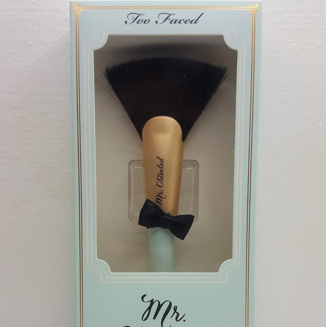 TOO FACED Mr. Chiseled Contouring Brush, Beauty & Personal Care, Face
