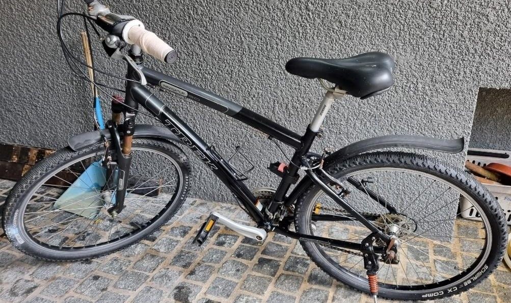 Trek navigator hybrid top
