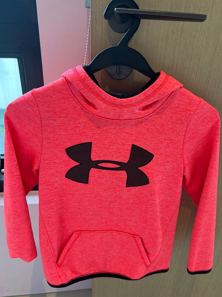 Girls under top armour sweatshirt