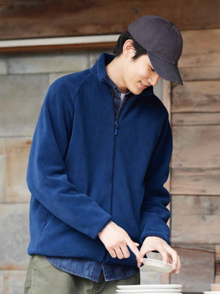 Uniqlo fleece jacket S size Men s Fashion Coats Jackets and Outerwear on Carousell