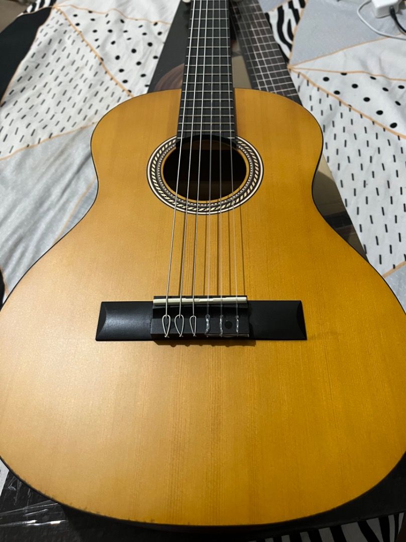 valencia-vc202-1-2-classical-guitar-hobbies-toys-music-media
