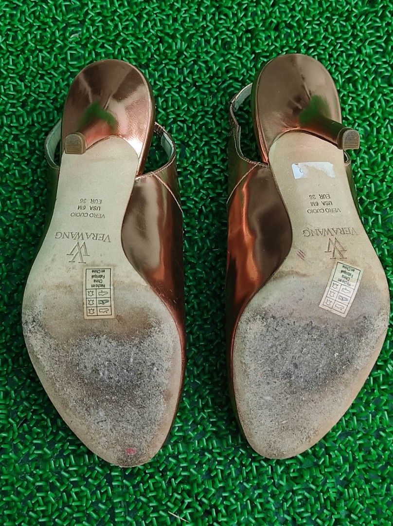 Vera wang sandals outlet