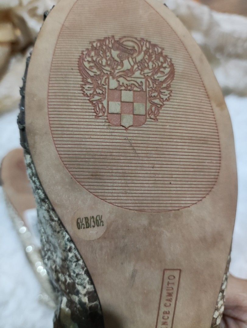 Vince camuto snakeskin flats hot sale