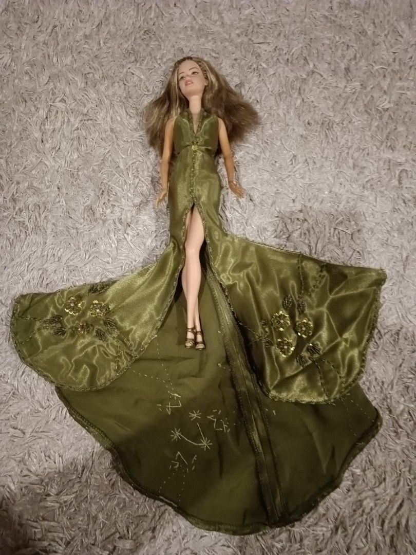 vintage barbie green dress Vintage 1980s Barbie Doll - Great Shape main image 0