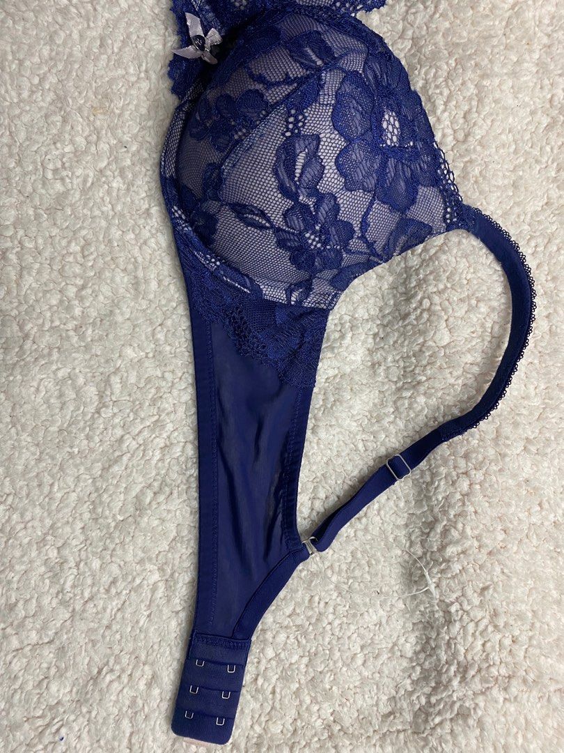 VS sexy lace 36c, Women's Fashion, New Undergarments & Loungewear on  Carousell