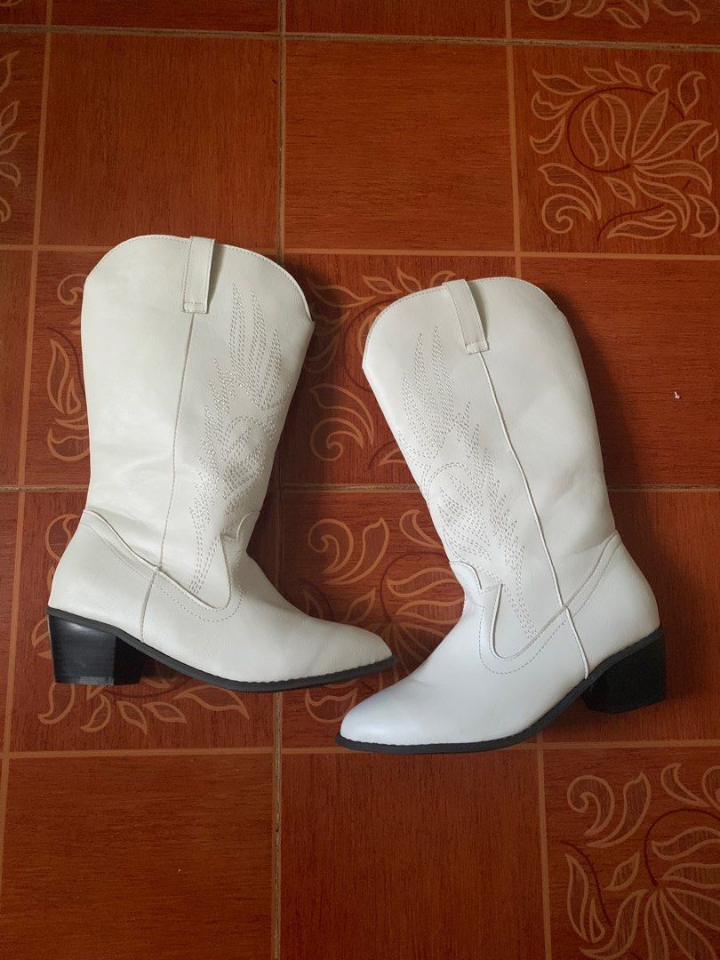 Heeled cowboy boots - Women's fashion