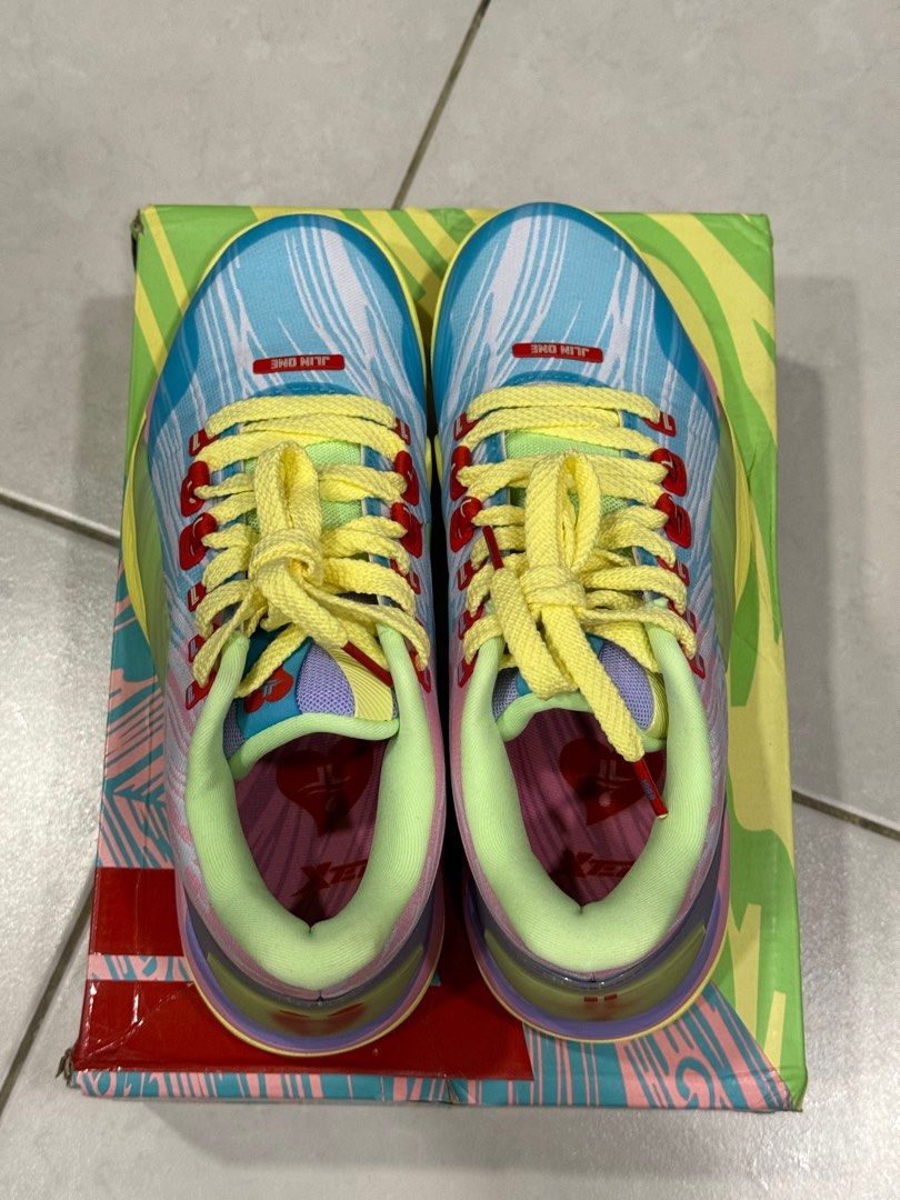 7.5 youth nike