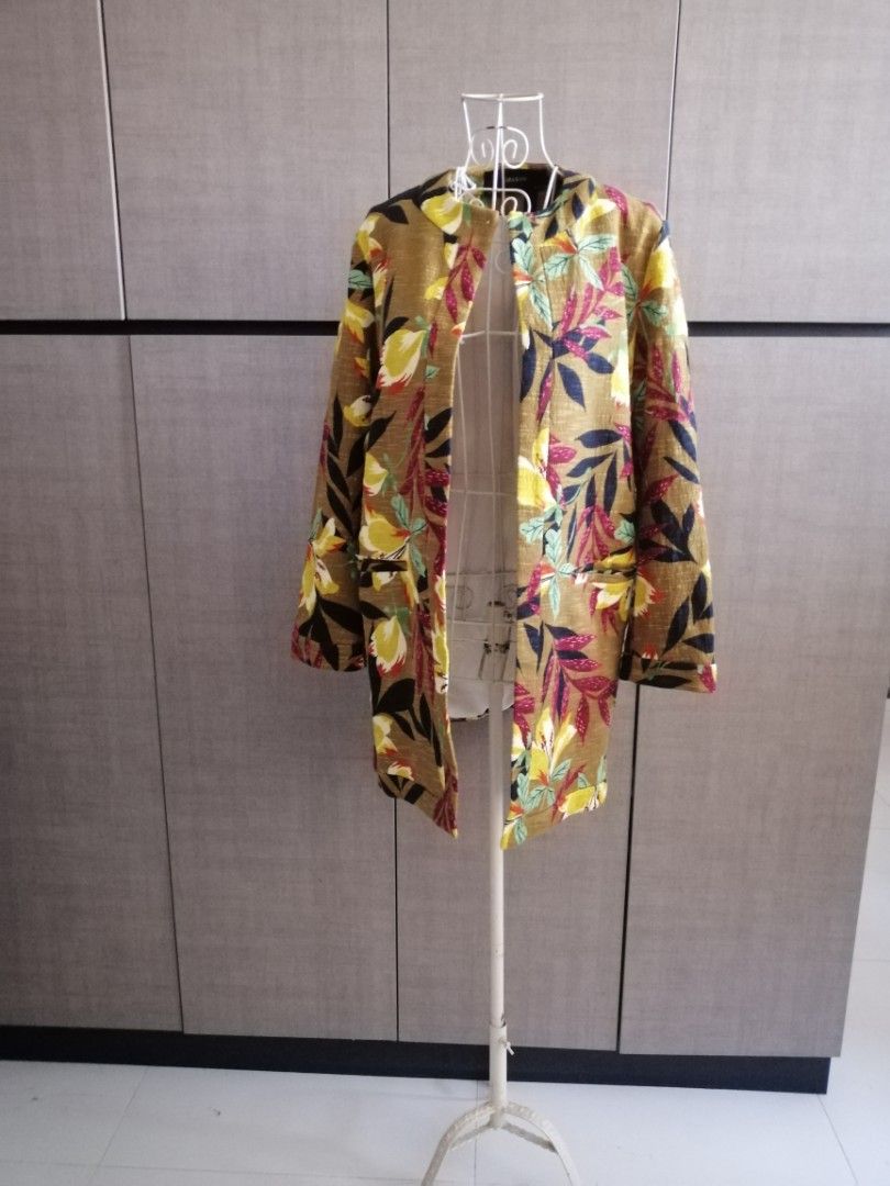 Zara floral blazer, Women's Fashion, Coats, Jackets and Outerwear