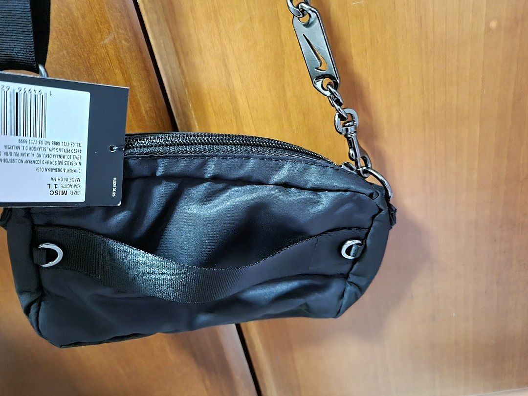 Nike Sportswear Futura Luxe Women's Crossbody Bag (1L)