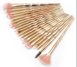 Double-ended Sculpting Brush - 158 - Face Brush – MAKE UP FOR EVER