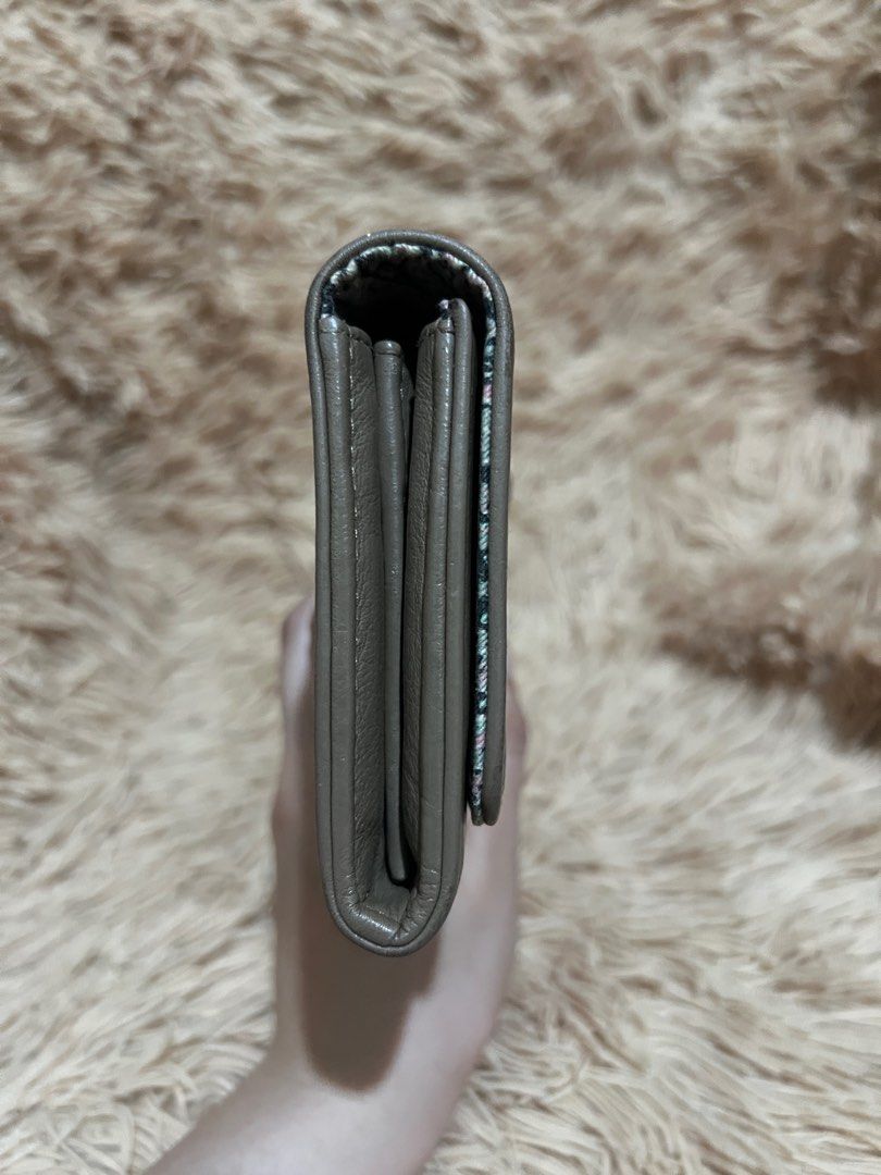💯 Authentic See By Chloe Long Wallet (Category: Luxury Bags & Wallets) located in Paranaque City. Submitted by authentic_mj (Listing ID 1262825333, Image 3). Description: 💯 Authentic See By Chloe Long Wallet Preloved Authentic from Japan Issue: Dirt and sign of usage.