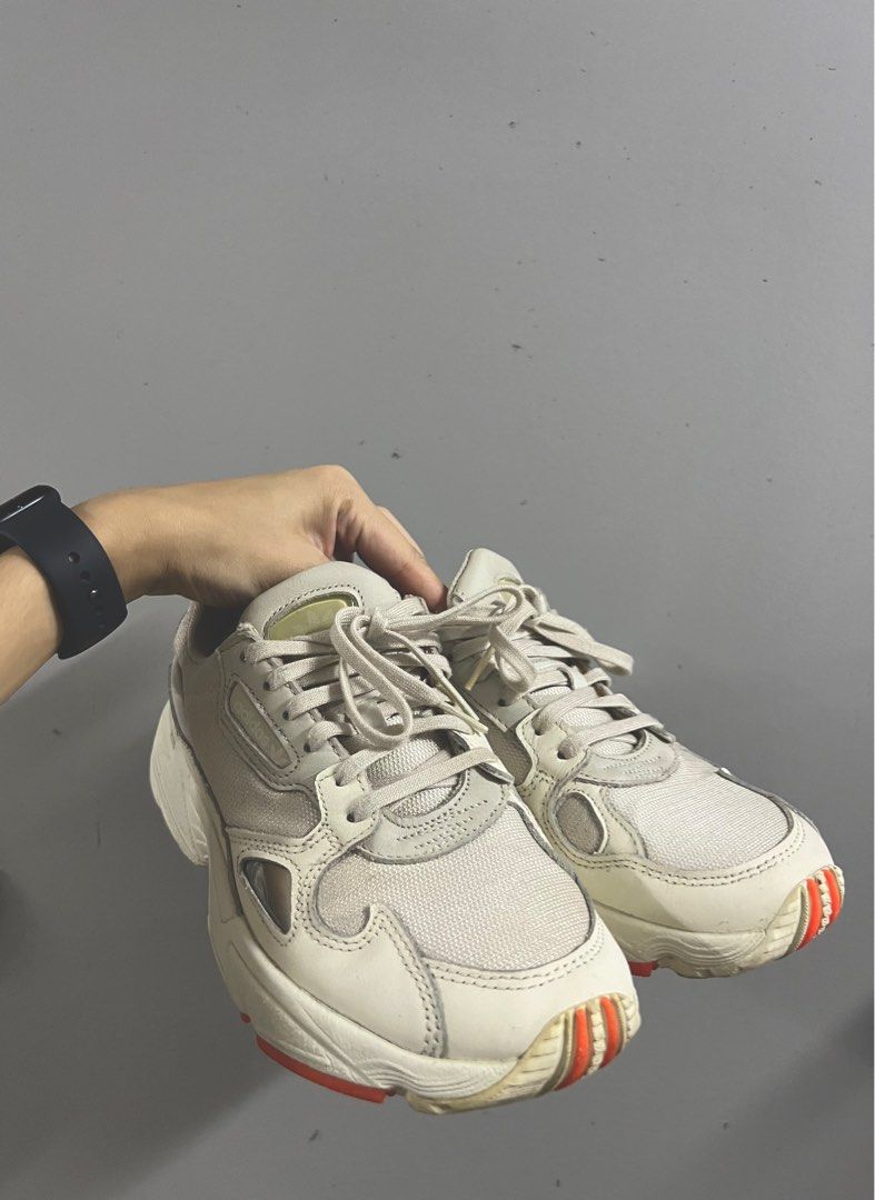 Adidas us top falcon 10