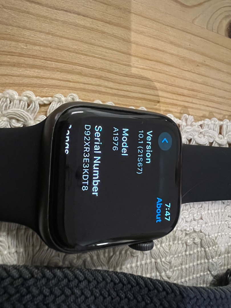 A1976 apple watch series sale