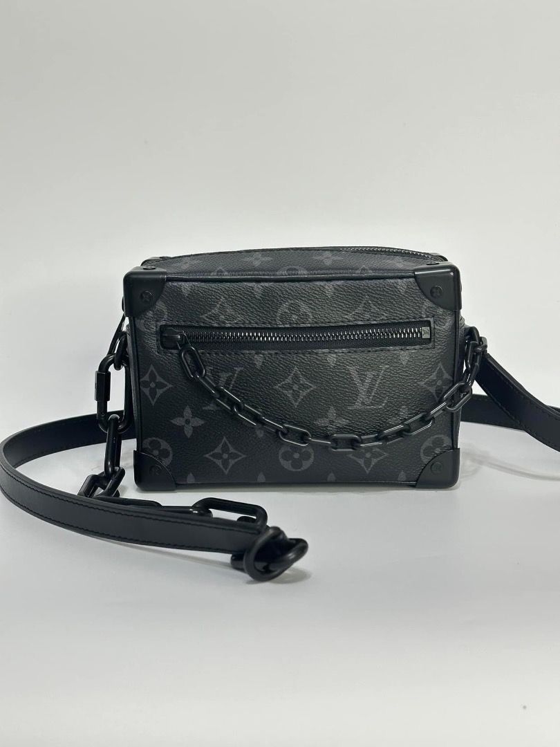 used Unisex Pre-owned Authenticated Louis Vuitton Taurillon Alpha Messenger Calf Leather Gray Crossbody Bag, Adult Unisex, Size: Small