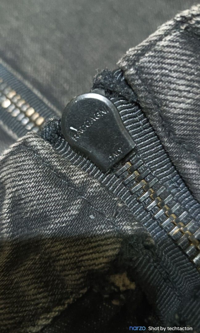 BEN TAVERNITI goth punk Emo (Category: Shorts) located in Santo Tomas. Submitted by pickers_corner (Listing ID 1262820394, Image 3). Description: BEN TAVERNITI UNRAVEL PROJECT PekPek Short as pack UNRAVEL PROJECT Womens reverse denim short button Large on tag waist 29 Excellent UNRAVEL PROJECT zip-up distressed hem visible pocket denim shorts Size Large on tag Waist 28 Legit Excellent.