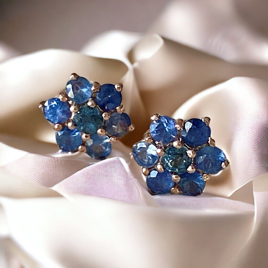 Dainty studs hotsell
