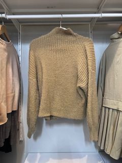 (Category: ) located in . Submitted by ecah_closet (Listing ID 1262818059, Image 1). Description: .