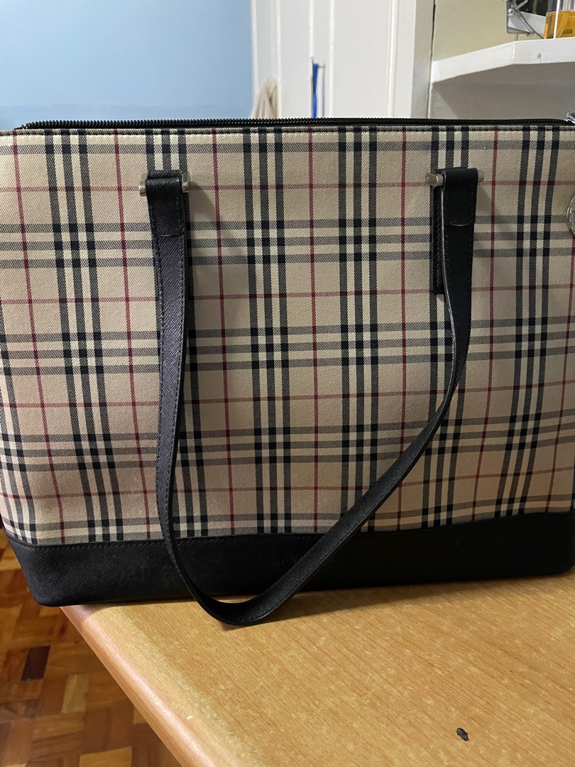 Burberry Lunch Bag style, Luxury, Bags & Wallets on Carousell