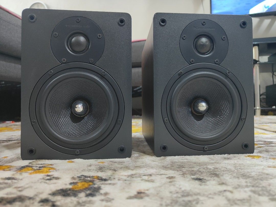 Cambridge audio s30 bookshelf speakers top