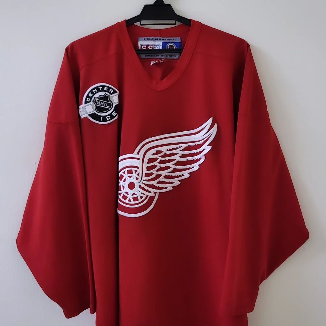CCM DETROIT REDWINGS NHL JERSEY Men s Fashion Tops Sets