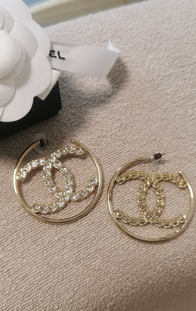 Chanel 2019 earrings discount