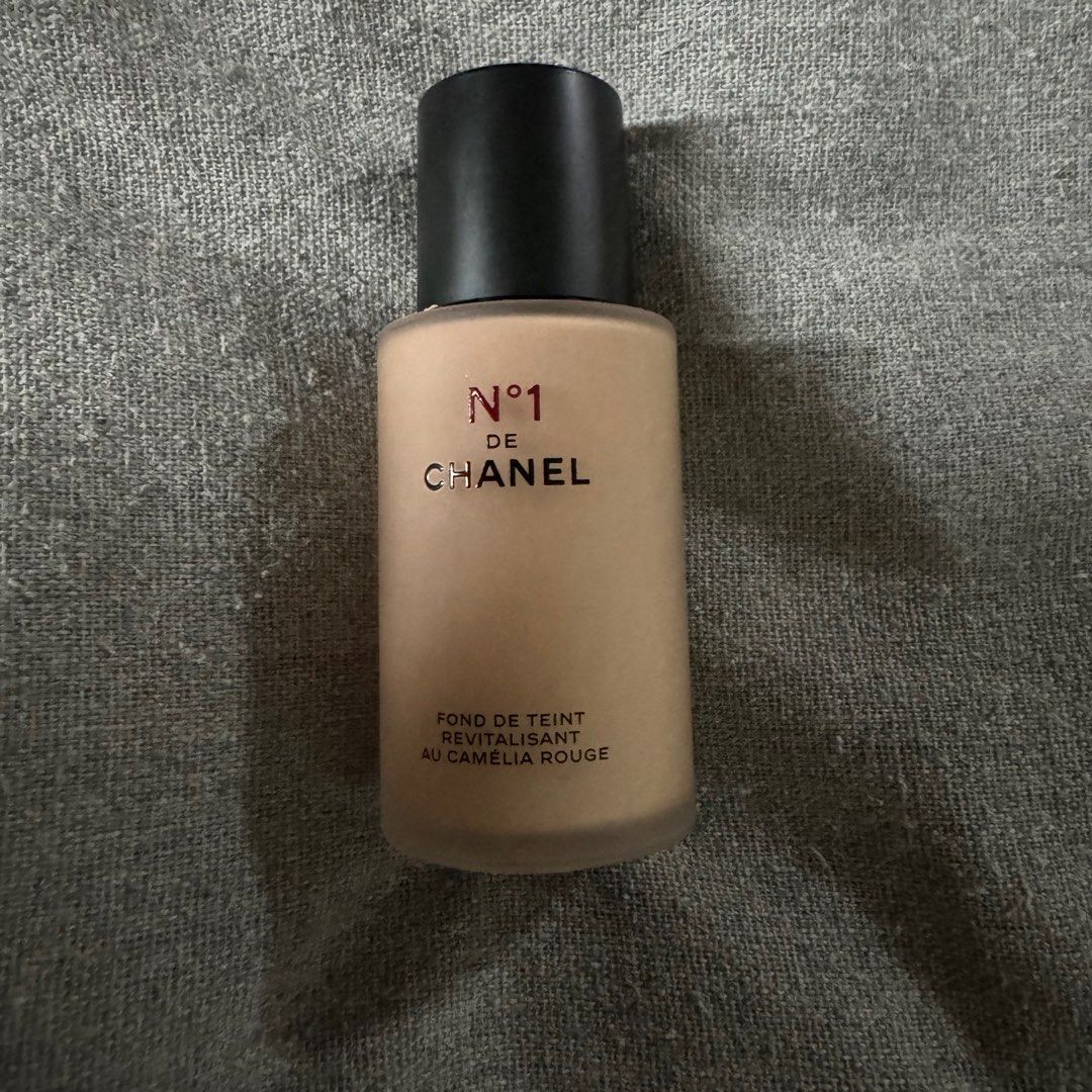 Chanel no 1 red camellia revitalizing foundation 30ml - shade: B30