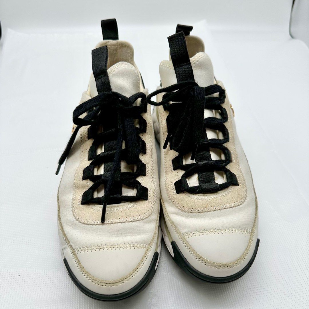 Chanel Sneakers Size 37, 名牌, 鞋及波鞋- Carousell