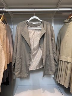 (Category: ) located in . Submitted by ecah_closet (Listing ID 1262819127, Image 1). Description: .
