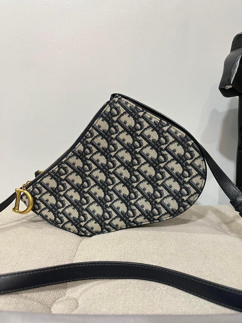Christian Dior Oblique Sling Bag (Category: Luxury Bags & Wallets) located in Manila. Submitted by bagislifeshop (Listing ID 1262839554, Image 2). Description: 100% Authentic Christian Dior Oblique Sling Bag Condition: 9/10 Comes with Dustbag .