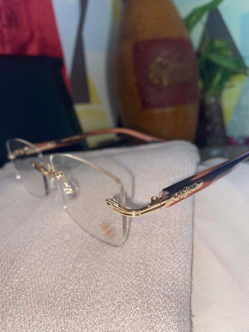 Fake chrome hearts glasses hot sale