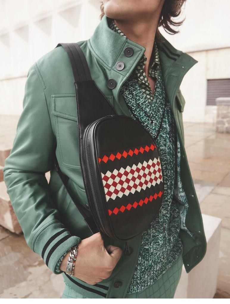 NO NEGO Bnwt Bottega Veneta Bum Bag Authentic