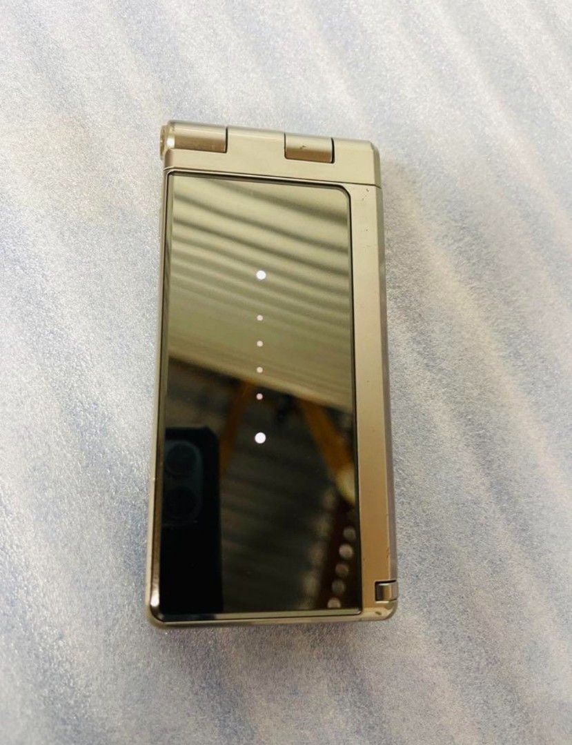 DoCoMo N906iμ Samantha Thavasa flip phone Collab model Keitai Phone USED