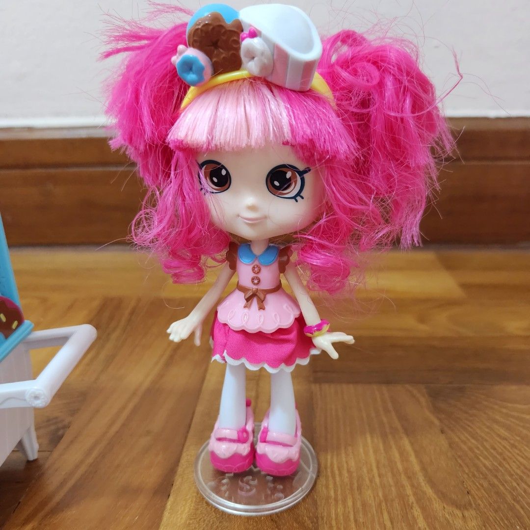 Donatina Donuts Delight cart and doll (Shopkins Shoppie