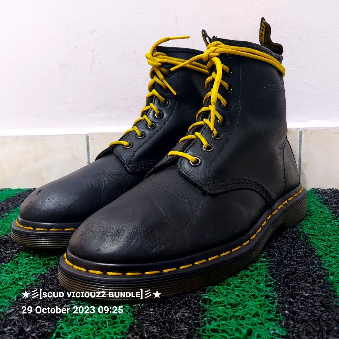 Dr martens deals 1460 yellow laces