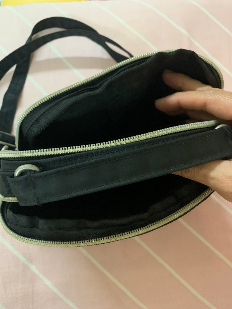 Esprit compact sling bag 2025