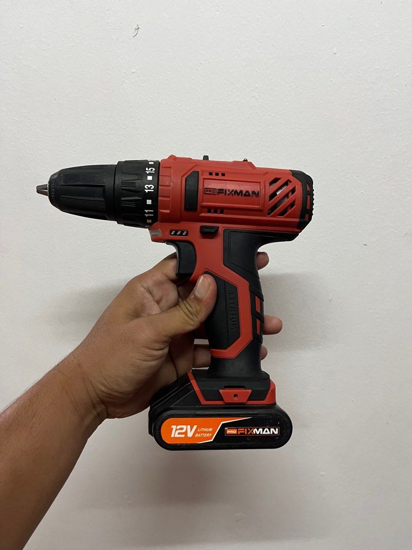 Drill battery store
