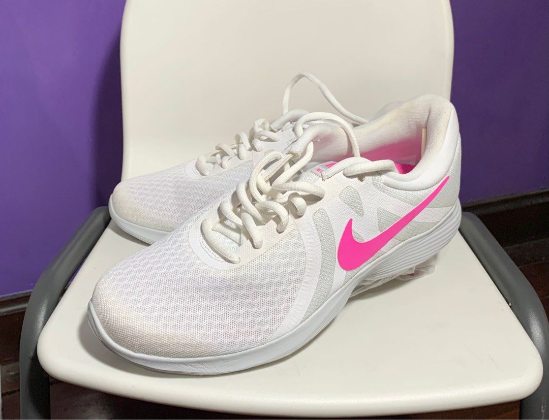Nike revolution 4 sale top