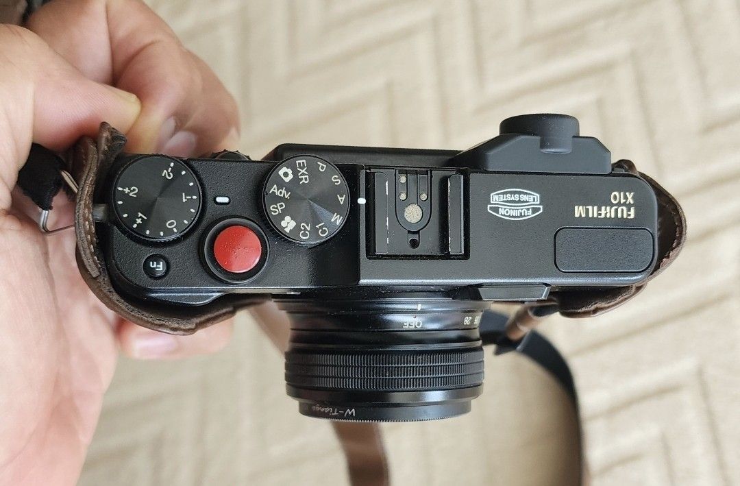 Fujifilm X10 XTrans Sensor, Photography, Cameras on Carousell